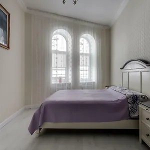 https://lux-apartments-in-the-center-lviv.hotelslviv.net